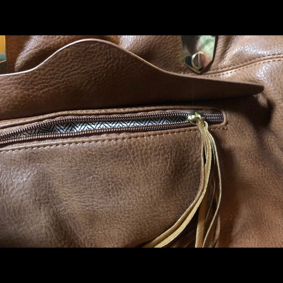 Steve Madden Leather tote w fringe - Picture 5 of 8